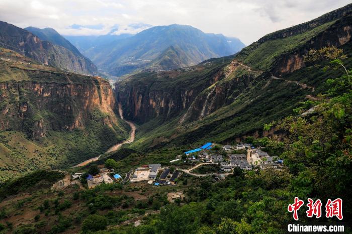 大凉山“悬崖村”飞回“归巢燕”