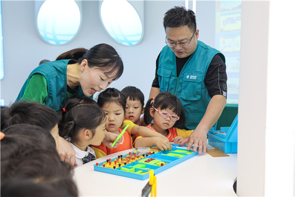 State Grid Zhejiang Electric Power Company Provides Safety Electricity Class Protects Growth