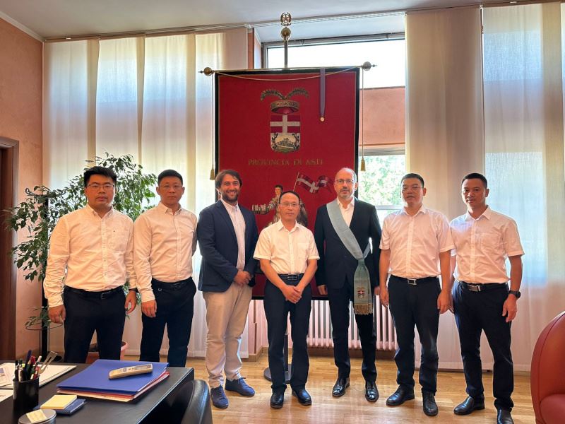 丽水市莲都区政府代表团一行访问意大利阿斯蒂省政府并签缔结友好合作意向
