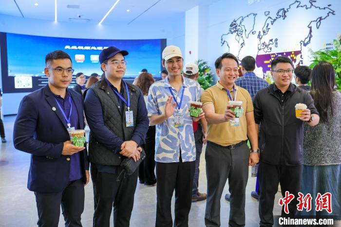 侨见海南自贸港：一杯咖啡 半世侨情