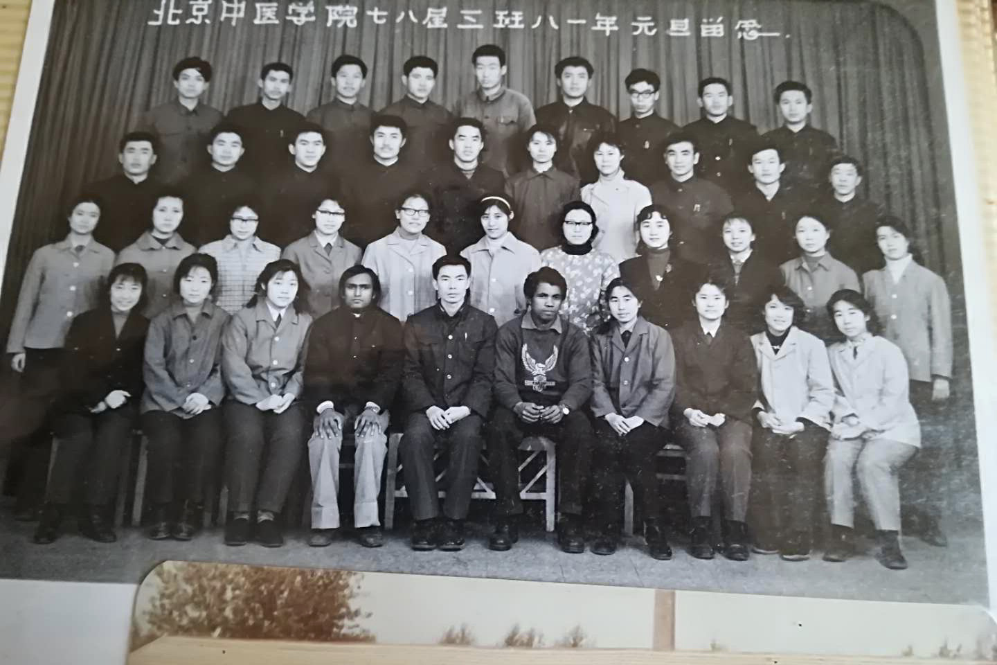 东西问丨哈利仕：70年间，中文教育如何架起中尼人文交流之桥？