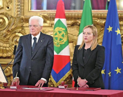 意大利：政局稳定，挑战犹存