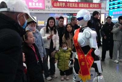 向智向新：“AI+”如何探索服务新模式？