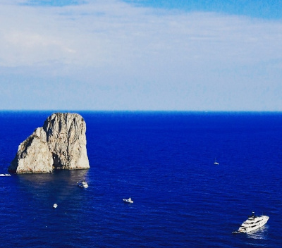 意大利那不勒斯附近海域发生6.0级深源地震