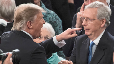 民调显示美国选民对特朗普“不满意率”创新高