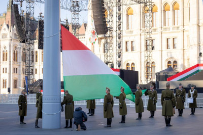 匈牙利外长称遭窃听　谴责外部势力干涉本国选举