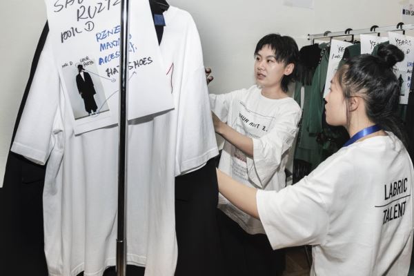 “摩登圣人”降世米兰 重庆独立设计师品牌SHUR RUITZ米兰时装周首秀 ...