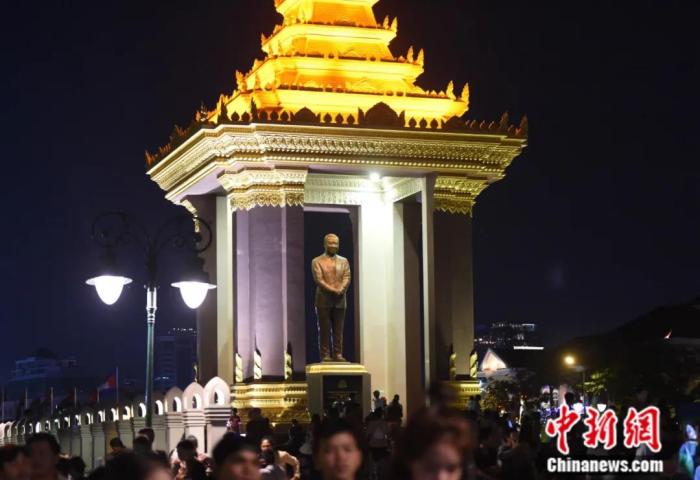 点击进入下一页
