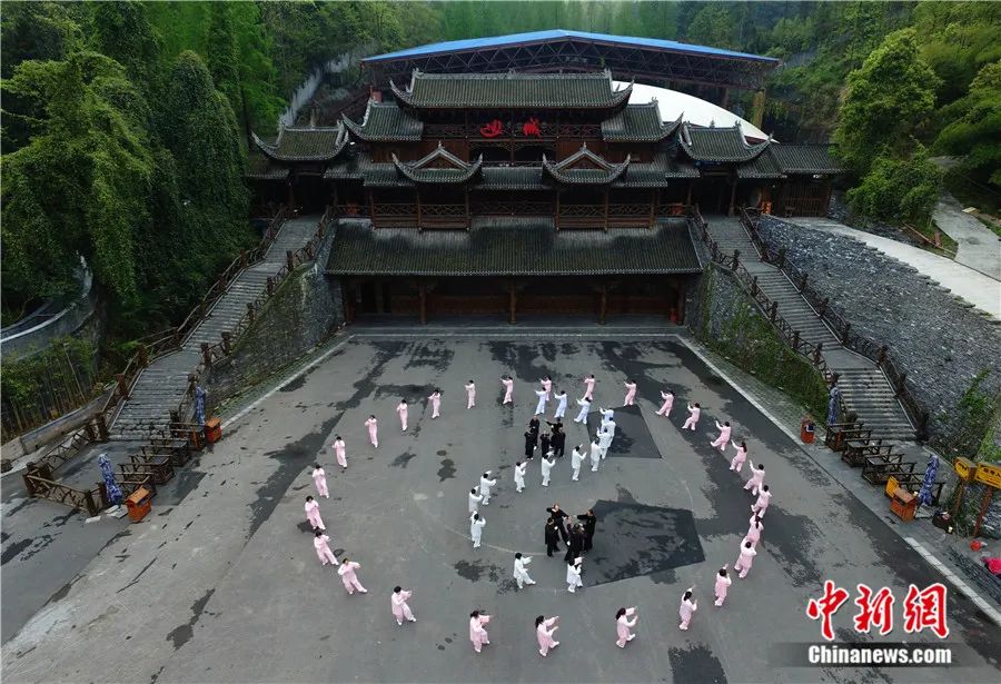 点击进入下一页