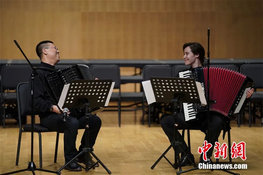 点击进入下一页