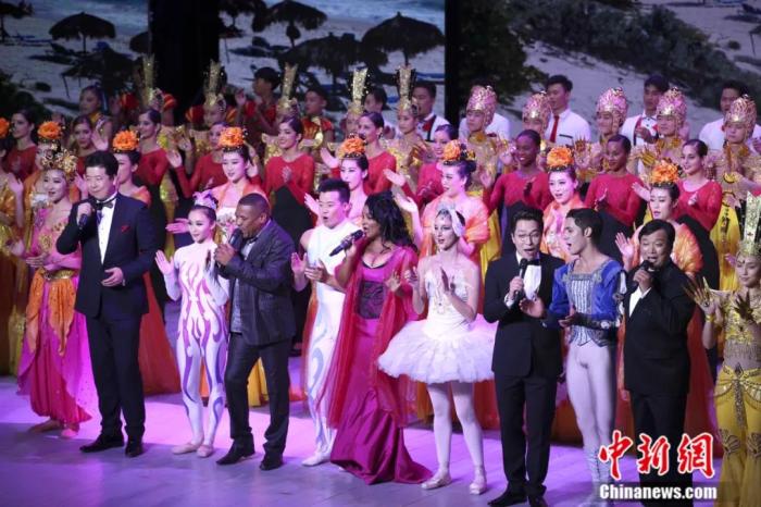 2016年9月，中古“手拉手·中拉文化交流年”哈瓦那之夜专场文艺演出活动在哈瓦那大剧院举行。<a target='_blank' href='http://www.chinanews.com/'>中新社</a>发 刘震 摄