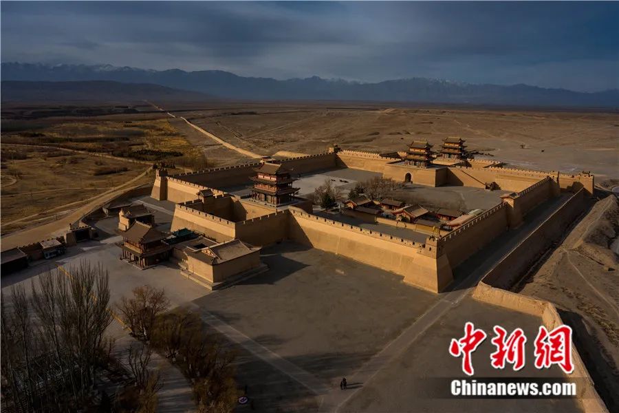 嘉峪关，号称“天下第一雄关”，位于甘肃省。赵琛 摄