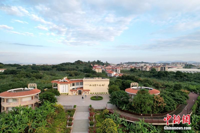 航拍位于福建省漳州市香蕉海的林语堂纪念馆。张金川 摄