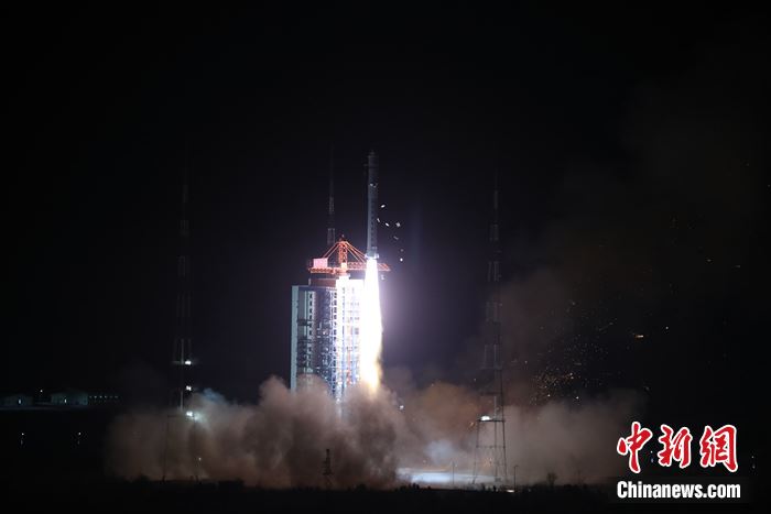 12月9日2时21分，中国成功发射高分五号01A卫星。郑斌 供图