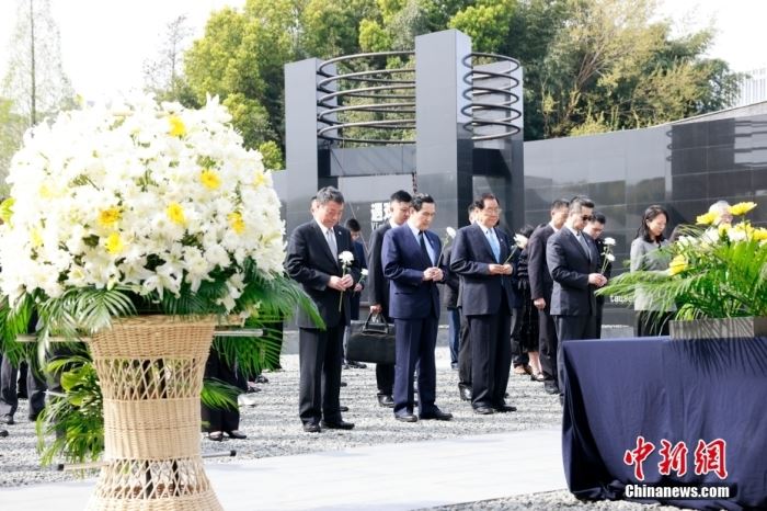 3月29日，中国国民党前主席马英九一行参观了侵华日军南京大屠杀遇难同胞纪念馆，深切悼念遇难同胞。<a target='_blank' href='/'>中新社</a>记者 路梅 摄
