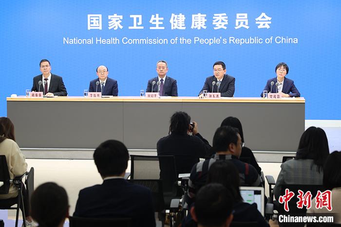 12月8日，中国国家卫生健康委员会在北京举行新闻发布会，介绍中国援外医疗队派遣60周年有关情况。 <a target='_blank' href='/'>中新社</a>记者 蒋启明 摄