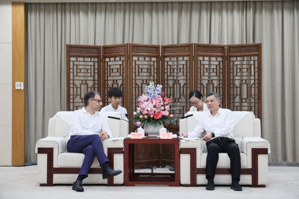 意大利多党政治家代表团访问浙江