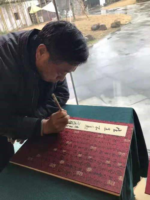 一次充满悲伤的画展为吴山明大师送行